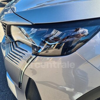 PEUGEOT 3008 II (2) 1.6 HYBRID 225 E-EAT8 2021 - 12