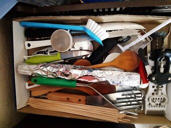 Staré nádobí, příbory, nože - 12