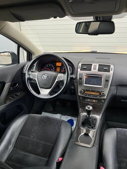 TOYOTA AVENSIS 2.2 D-4D 110 kW • 2011 • BOHATÁ VÝBAVA - 12