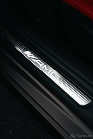 Mercedes-Benz SL 63 AMG 4Matic+ Roadster (2023) / Šedá Monza - 12