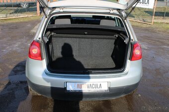 Volkswagen Golf 1,9TDI 77KW, STK 2/2026, KLIMA, r.v. 2004 - 12