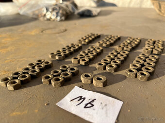 Mosazné matičky - 12