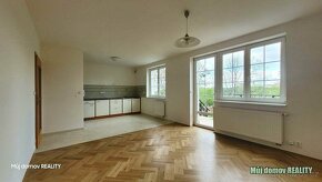 Dům na prodej 8+1, 354m2, 3x balkon, terasa a zahrada 200m2. - 12