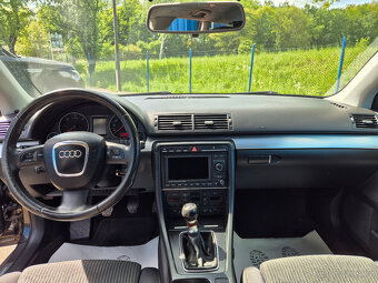 AUDI A4 - 12