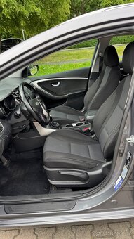 Hyundai i30 kombi 1.6i 88kW 2015 - 12