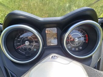Yamaha X Max 125 - 12