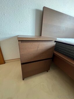 Postel IKEA MALM 180x200cm včetně dvou nočních stolků - 12