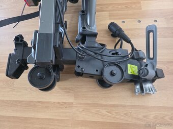 Špičkový nosič elektrokola na tažné zařízení - 12