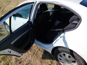 Octavia 2 1.6tdi Elegance, r.v. 2012, 369tis km - 12