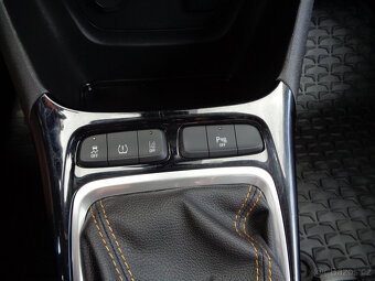 OPEL CROSSLAND X 1.2i KOUPENO ČR,1.MAJITEL,SERVISKA - 12