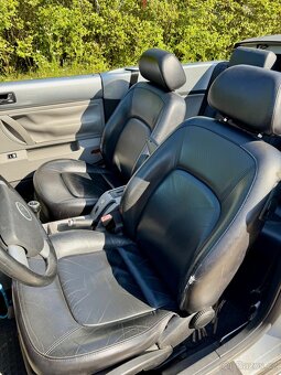 VW New Beetle Cabrio 2.0i - 12