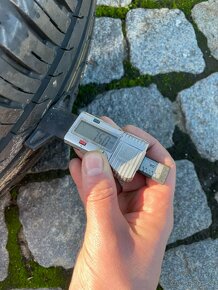 Letní kola Opel Corsa D 185/70 R14 s poklicemi - 12