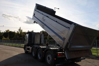 Volvo FMX 500 Stříbrný - 12