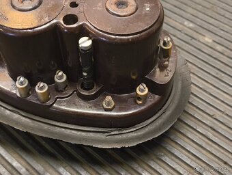 Spínací skříňka Jawa 250 pérák 11 350 18 Ogar 12 500 OHC - 12