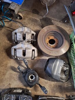 Díly BMW e91 330d 180kw - 12