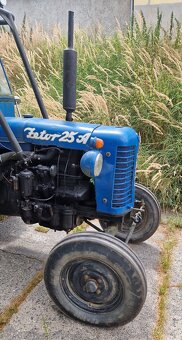 Traktor Zetor 25 - 12