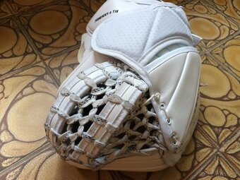 Brankářská lapačka Bauer Vapor Hyperlite 2, custom, klas. g. - 12