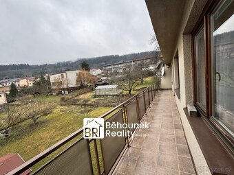 Dvougenerační RD s kanceláří, 2 x garáž, velká zahrada - Pra - 12