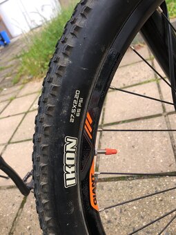 Giant - 12