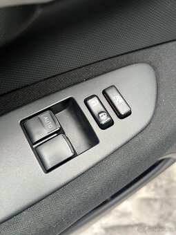 Toyota Auris TRO 1.6 VVT-i AUTOMAT - 12