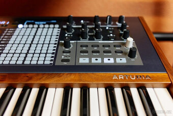 Analogový syntezátor Arturia PolyBrute - v perfektním stavu - 12