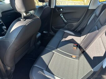Peugeot 2008 1.2T 81kw AT Allure - 12