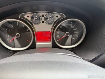 Ford Focus 2 facelift combi 1.6 74kw benzin 2009 bez koroze - 12