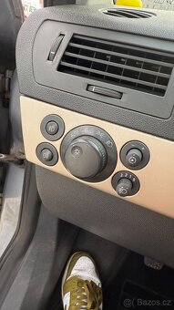 Opel Astra H Caravan 1.9 CDTI 74Kw - 12