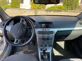 Prodám Opel Astra kombi 1,7 CDTi 81kW, rok 2010 - 12