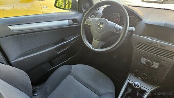 Opel Astra H Caravan - 12