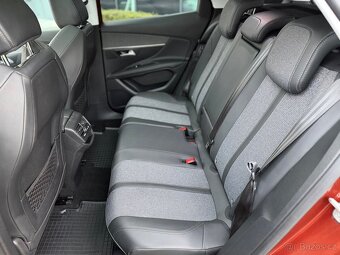 Peugeot 3008 Allure / 1.2 PureTech 96 kw / automat / 2019 - 12