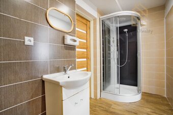 Prodej dvougeneračního domu 390m², pozemek 1356m², Louny - N - 12