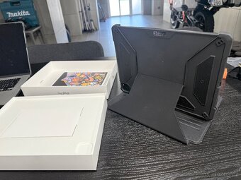 iPad Pro 12.9 M1 (5. generace) 128 GB (bez známek užívaní) - 12