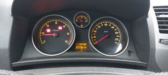 Opel zafira 1.9 cdti 74kw 7 místné - 12