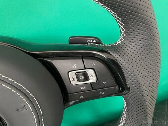 VOLKSWAGEN VOLANT KARBON - PERFOROVANA KOŽA - BIELE ŠITIE - 12