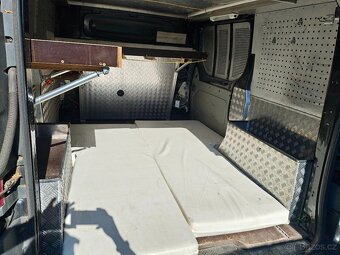 Opel Vivaro 2,0CDTI, rok 2008 - 12