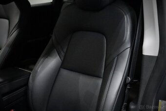 Tesla Model Y Long Range Dual Motor AWD  REZERVOVÁNO - 12
