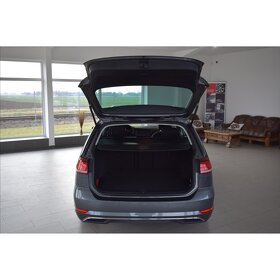 Prodám Volkswagen Golf 2.0 TDI Combi r. 2020. 131080km - 12