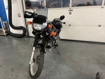 Honda NX650 Dominátor - 12