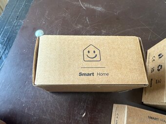 Zásuvková zásuvka s přídavným vypínacem smart - 12