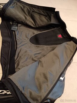 Dainese Laguna Seca 4-Pánská kožená moto kombinéza - 12