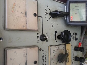 Nabíječ NB22E Autonabiječka / Nabíječ baterií 12-24V/40V - 12