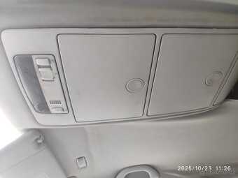 Volkswagen Touran 2.0i CNG, najeto jen 162.000 km - 12