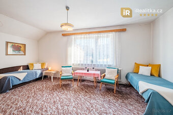 Rodinný dům 7+1, bazén, sklep, pergola, Bernartice - Trutnov - 12