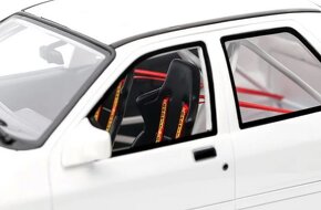 Ford Sierra Cosworth 4x4 1992 1:18 OttoMobile - 12