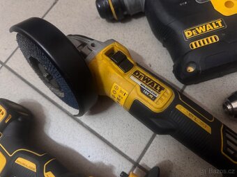 Aku kombo sada  deWALT dck422.....2x 5,0Ah - 12