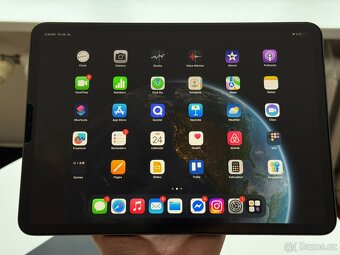 Apple iPad Pro 11" (2021, M1, 128GB) + Klávesnice + Pencil - 12