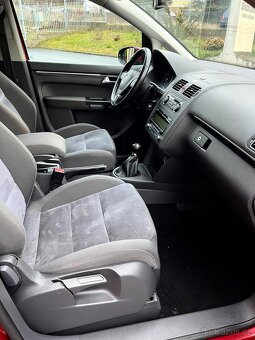 VOLKSWAGEN TOURAN 2011 - 12