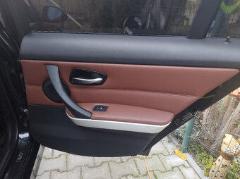 BMW 330XD automat 4x4 silný 170kW šestiválec prostorné kombi - 12