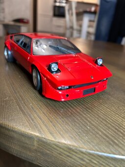 Lamborghini Urraco 1:18 Kyosho - 12